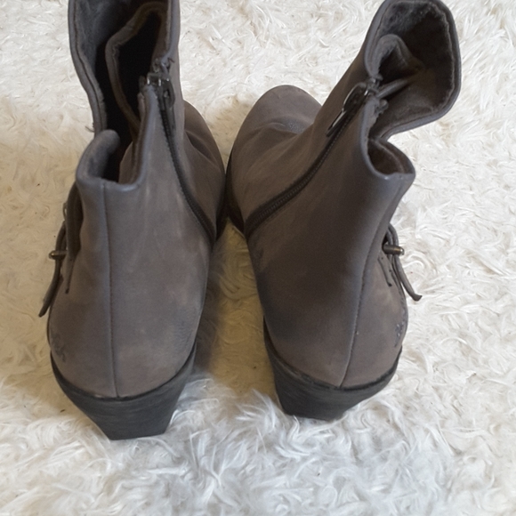 Blowfish Malibu grey faux leather ankle boot with buckle accent size 10 - Picture 7 of 12